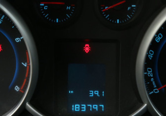 Подержанный автомобиль Chevrolet Cruze Sedan 2012 года (17 фото)