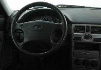 Подержанный автомобиль LADA (ВАЗ) Priora Hatchback 2011 года (14 фото)