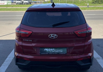 Подержанный автомобиль Hyundai Creta 2019 года (5 фото)