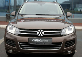 Подержанный автомобиль Volkswagen Touareg 2012 года (2 фото)