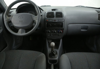 Подержанный автомобиль Hyundai Accent Sedan 2008 года (12 фото)
