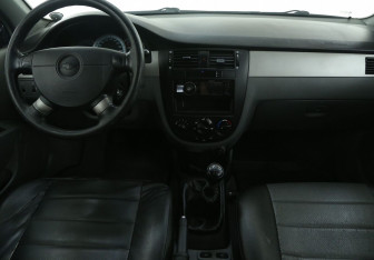Подержанный автомобиль Chevrolet Lacetti Sedan 2011 года (12 фото)
