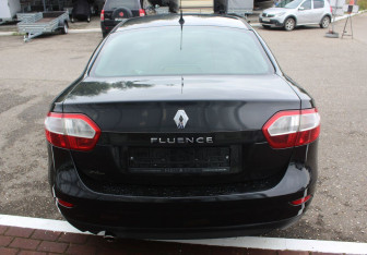 Подержанный автомобиль Renault Fluence 2011 года (6 фото)