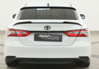 Подержанный автомобиль Toyota Camry Sedan 2018 года (3 фото)
