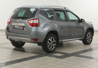 Подержанный автомобиль Nissan Terrano 2015 года (4 фото)