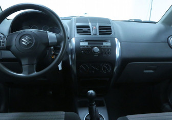 Подержанный автомобиль Suzuki SX4 Hatchback 2012 года (8 фото)