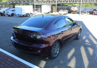 Подержанный автомобиль Mazda 3 Sedan 2007 года (7 фото)