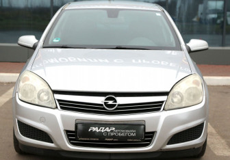 Подержанный автомобиль Opel Astra Hatchback 2007 года (2 фото)