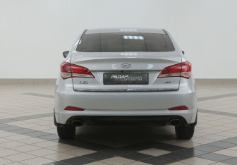 Подержанный автомобиль Hyundai i40 Sedan 2014 года (5 фото)
