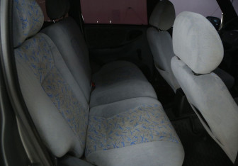Подержанный автомобиль Chevrolet Niva 2004 года (11 фото)