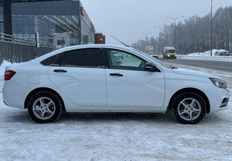 Подержанный автомобиль LADA (ВАЗ) Vesta Sedan 2017 года (8 фото)