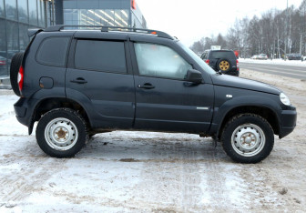 Подержанный автомобиль Chevrolet Niva 2012 года (7 фото)
