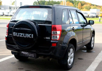 Подержанный автомобиль Suzuki Grand Vitara 2008 года (6 фото)