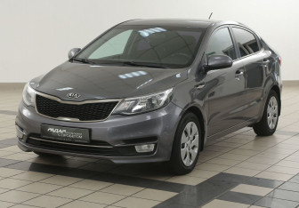 Подержанный автомобиль Kia Rio Sedan 2015 года (8 фото)
