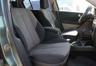 Подержанный автомобиль Renault Megane Sedan 2005 года (10 фото)