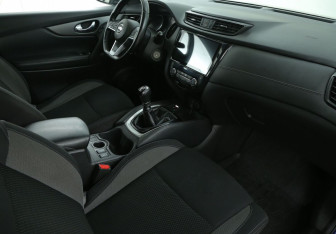 Подержанный автомобиль Nissan Qashqai 2019 года (9 фото)