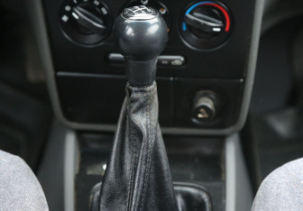 Подержанный автомобиль Kia Spectra Sedan 2006 года (13 фото)