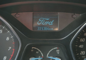 Подержанный автомобиль Ford Focus Hatchback 2011 года (17 фото)