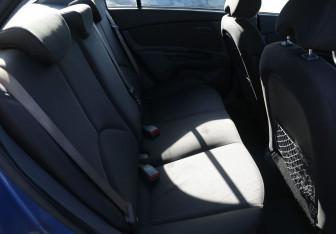 Подержанный автомобиль Kia Rio Sedan 2010 года (11 фото)