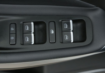 Подержанный автомобиль Omoda S5 2023 года (17 фото)