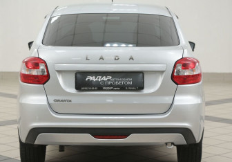 Подержанный автомобиль LADA (ВАЗ) Granta Liftback 2023 года (3 фото)