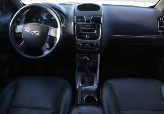 Подержанный автомобиль Geely Emgrand EC7 Sedan 2013 года (12 фото)