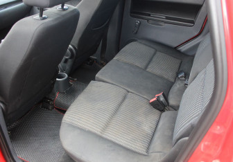 Подержанный автомобиль Mitsubishi Colt Hatchback 2008 года (12 фото)