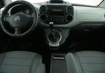 Подержанный автомобиль Citroen Berlingo 2013 года (12 фото)