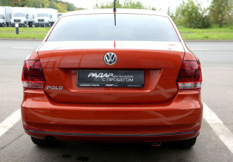 Подержанный автомобиль Volkswagen Polo Sedan 2016 года (5 фото)