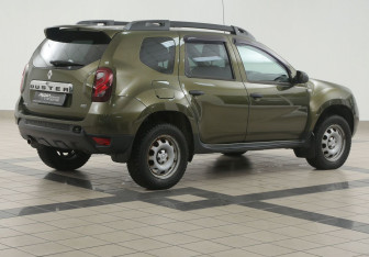 Подержанный автомобиль Renault Duster 2016 года (4 фото)