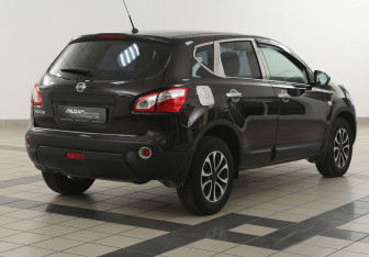 Подержанный автомобиль Nissan Qashqai 2012 года (4 фото)