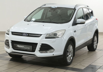 Подержанный автомобиль Ford Kuga 2014 года (8 фото)