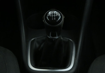 Подержанный автомобиль Volkswagen Polo Sedan 2012 года (15 фото)