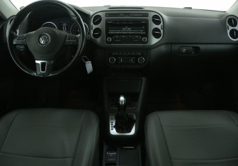 Подержанный автомобиль Volkswagen Tiguan 2015 года (12 фото)