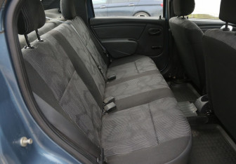 Подержанный автомобиль Renault Logan Sedan 2014 года (11 фото)