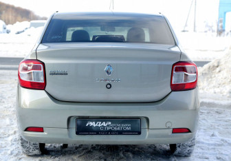 Подержанный автомобиль Renault Logan Sedan 2019 года (5 фото)