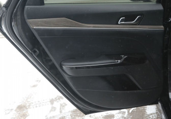 Подержанный автомобиль Kia K5 2021 года (21 фото)