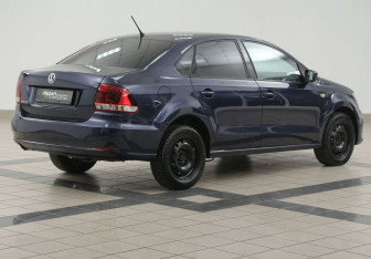 Подержанный автомобиль Volkswagen Polo Sedan 2016 года (4 фото)