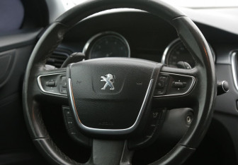 Подержанный автомобиль Peugeot 508 Sedan 2012 года (16 фото)
