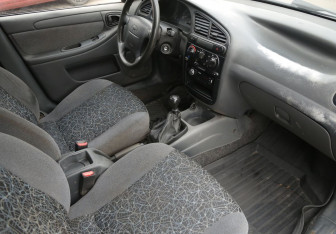 Подержанный автомобиль Chevrolet Lanos 2007 года (9 фото)