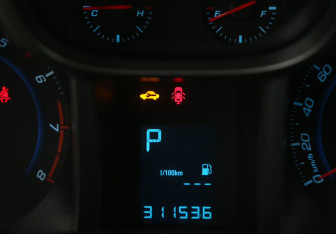 Подержанный автомобиль Chevrolet Orlando 2011 года (18 фото)