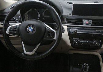 Подержанный автомобиль BMW X1 2020 года (8 фото)