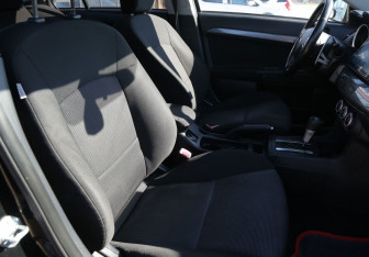 Подержанный автомобиль Mitsubishi Lancer Sedan 2008 года (10 фото)