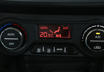 Подержанный автомобиль Kia Rio Sedan 2014 года (18 фото)