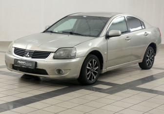 Подержанный автомобиль Mitsubishi Galant Sedan 2006 года (8 фото)