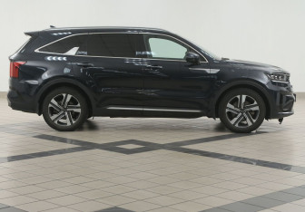 Подержанный автомобиль Kia Sorento 2022 года (5 фото)