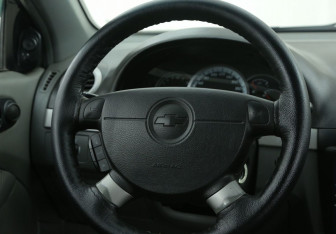 Подержанный автомобиль Chevrolet Lacetti Wagon 2010 года (16 фото)