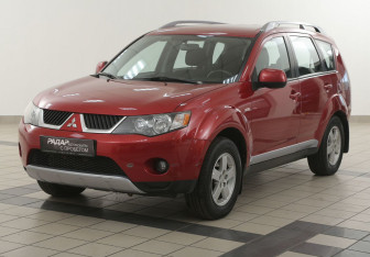 Подержанный автомобиль Mitsubishi Outlander 2007 года (8 фото)