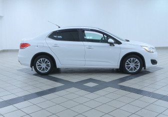 Подержанный автомобиль Citroen C4 Sedan 2014 года (4 фото)
