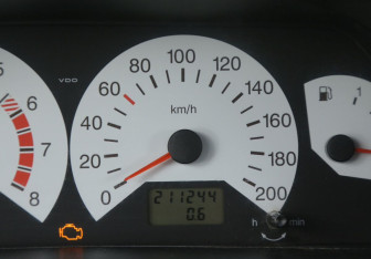 Подержанный автомобиль Chevrolet Niva 2007 года (17 фото)